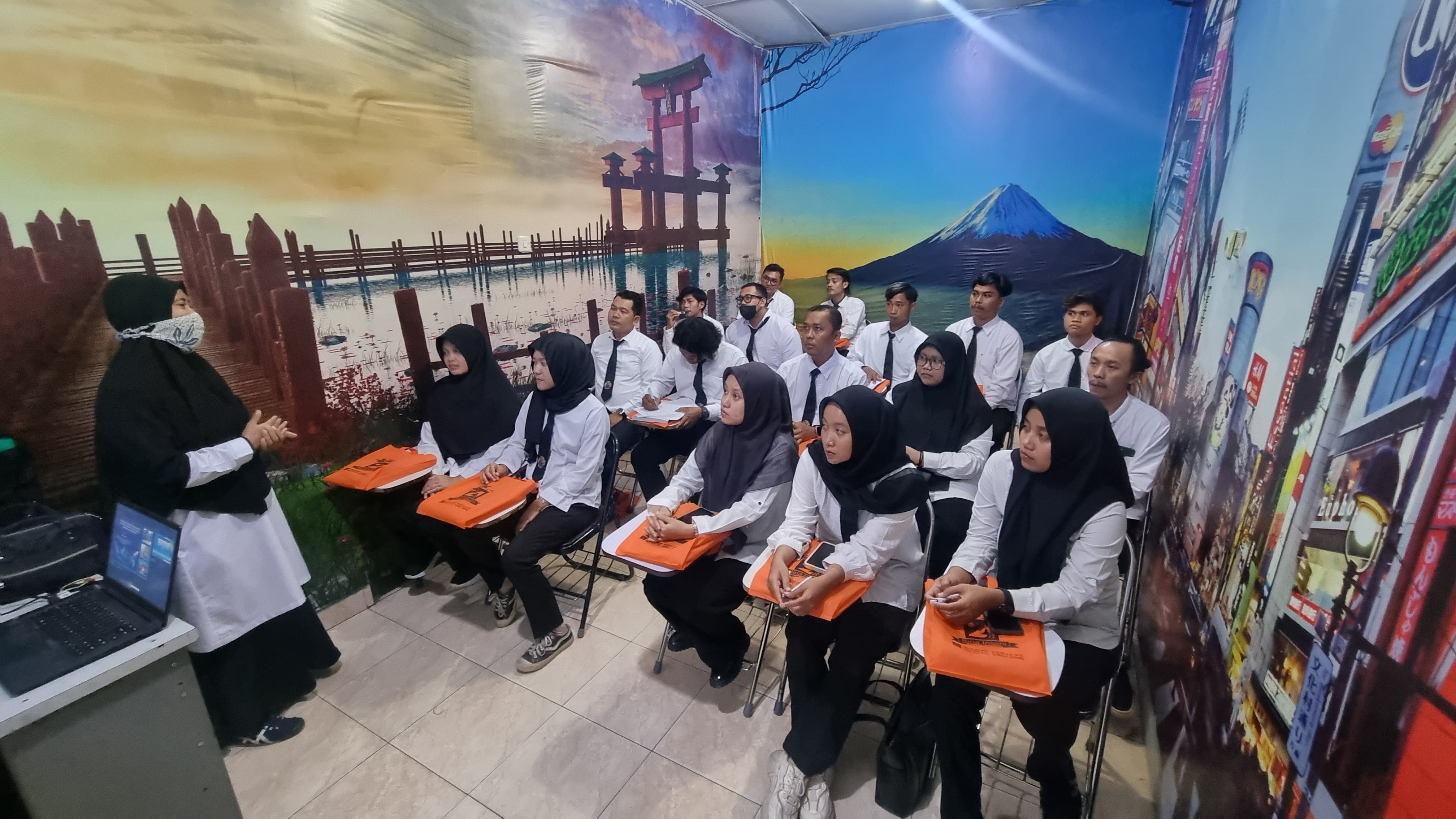 Sosialisasi BP3MI untuk Bahasa Korea Intensif Angkatan 156: Mempersiapkan Calon Pekerja Migran Indonesia Sosialisasi BP3MI untuk Bahasa Korea Intensif Angkatan 156: Mempersiapkan Calon Pekerja Migran Indonesia
