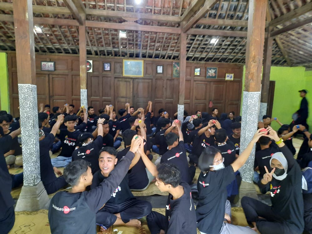 Kegiatan Outing Class Siswa Kursus Bina Insani MTC Yogyakarta dan Magelang Kegiatan Outing Class Siswa Kursus Bina Insani MTC Yogyakarta dan Magelang