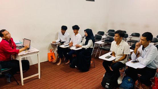 Pembukaan Pelatihan Bahasa Korea Reguler Angkatan 103/104 di Bina Insani untuk CPMI G to G Pembukaan Pelatihan Bahasa Korea Reguler Angkatan 103/104 di Bina Insani untuk CPMI G to G