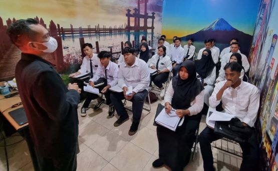 Pembukaan Pelatihan Bahasa Jepang Intensif Angkatan 21 Persiapan Kerja Jepang SSW/TG Bina Insani MTC Yogyakarta Pembukaan Pelatihan Bahasa Jepang Intensif Angkatan 21 Persiapan Kerja Jepang SSW/TG Bina Insani MTC Yogyakarta
