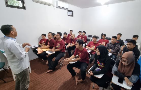 Penutupan Pelatihan Bahasa Korea Angkatan 145: Mencetak Calon Pekerja Migran Indonesia yang Siap Berjuang di Korea Selatan di Bina Insani Yogyakarta Penutupan Pelatihan Bahasa Korea Angkatan 145: Mencetak Calon Pekerja Migran Indonesia yang Siap Berjuang di Korea Selatan di Bina Insani Yogyakarta